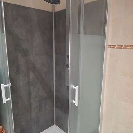 Loft De 130 M2 Avec Et Billard - Internet - Entree Autonome * Brest